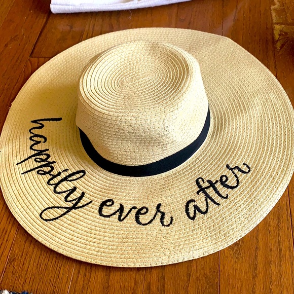 Icing Happily Ever After Beach Hat for Bride